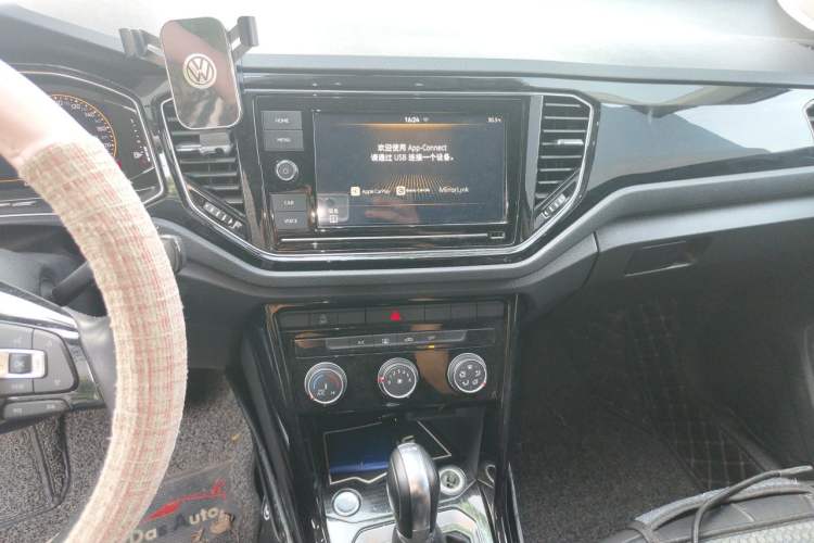 Used Volkswagen T-ROC 2020 280TSI DSG Two-Wheel Drive Comfort Version Audio And AC Panel