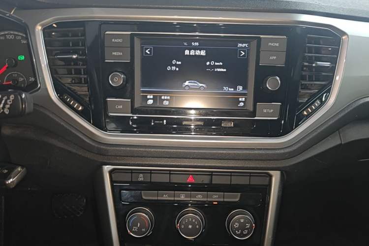 Used Volkswagen T-ROC 2020 230TSI DSG Two-Wheel Drive Advanced Version Audio And AC Panel