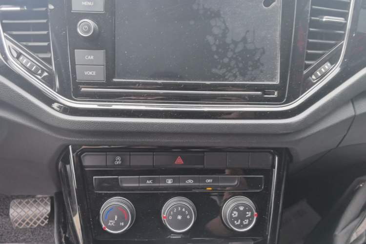 Used Volkswagen T-ROC 2020 280TSI DSG Two-Wheel Drive Comfort Version Audio And AC Panel