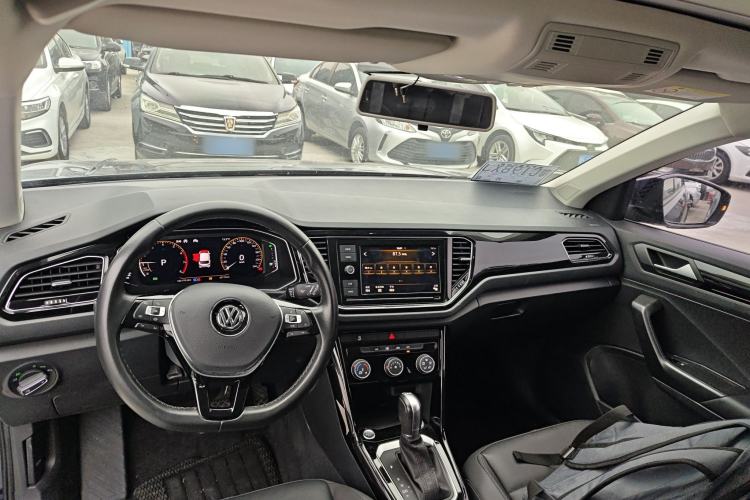 Used Volkswagen T-ROC 2020 280TSI DSG Two-Wheel Drive Comfort Version Center Console