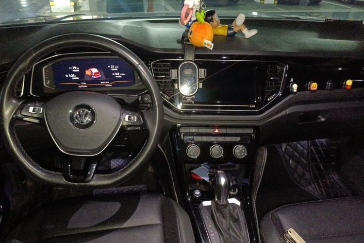 Used Volkswagen T-ROC 2020 280TSI DSG Two-Wheel Drive Comfort Version Center Console