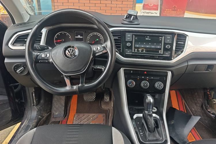 Used Volkswagen T-ROC 2020 280TSI DSG Two-Wheel-Drive Elite Version Center Console