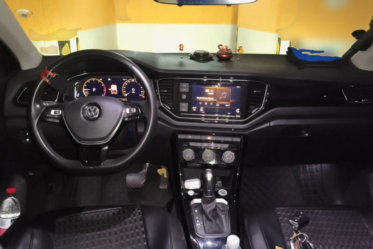 Used Volkswagen T-ROC 2020 280TSI DSG Two-Wheel Drive Comfort Version Center Console