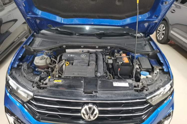 Used Volkswagen T-ROC 2020 280TSI DSG Two-Wheel Drive R-Line Pro Engine Bay