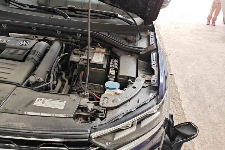 Used Volkswagen T-ROC 2020 280TSI DSG Two-Wheel Drive Comfort Version Engine Bay Left