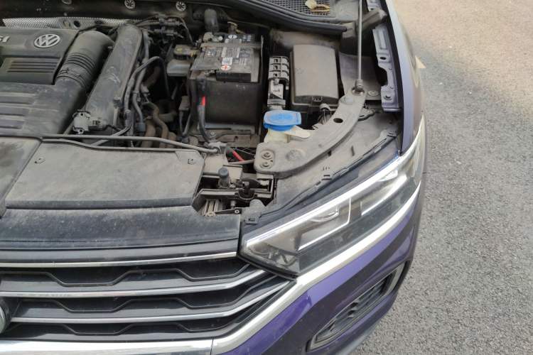 Used Volkswagen T-ROC 2020 280TSI DSG Two-Wheel Drive Comfort Version Engine Bay Left