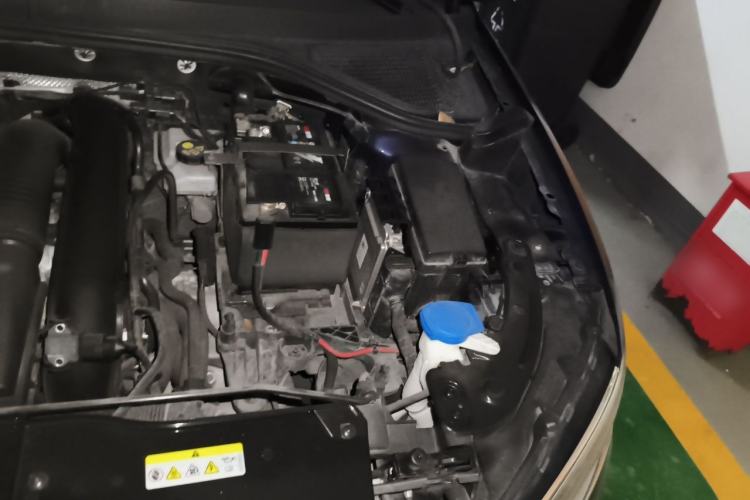 Used Volkswagen T-ROC 2020 280TSI DSG Two-Wheel Drive Comfort Version Engine Bay Left