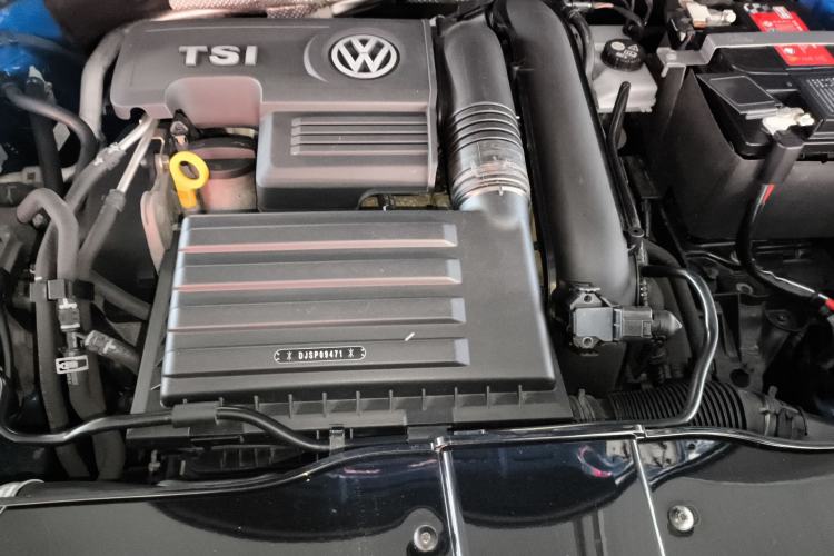 Used Volkswagen T-ROC 2020 280TSI DSG Two-Wheel Drive R-Line Pro Engine Bay