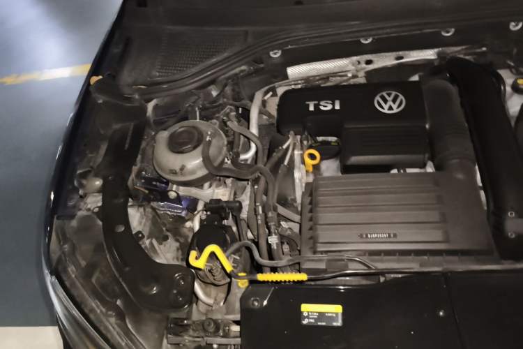Used Volkswagen T-ROC 2020 280TSI DSG Two-Wheel Drive Comfort Version Engine Bay Right