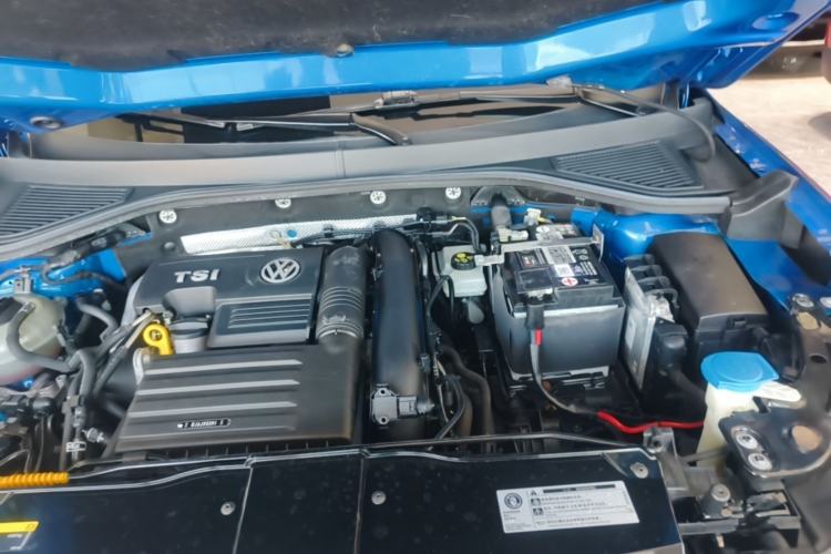 Used Volkswagen T-ROC 2020 280TSI DSG Two-Wheel Drive R-Line Pro Engine Bay