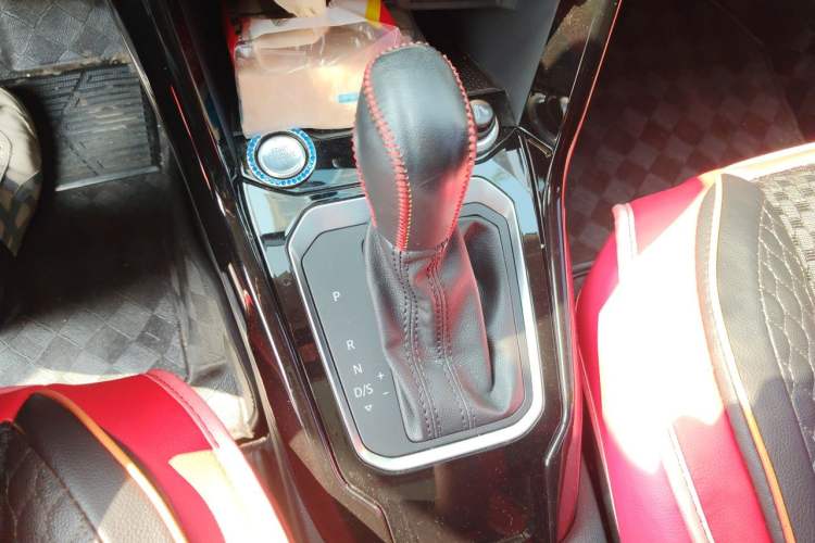 Used Volkswagen T-ROC 2020 280TSI DSG Two-Wheel Drive Comfort Version Gear Lever