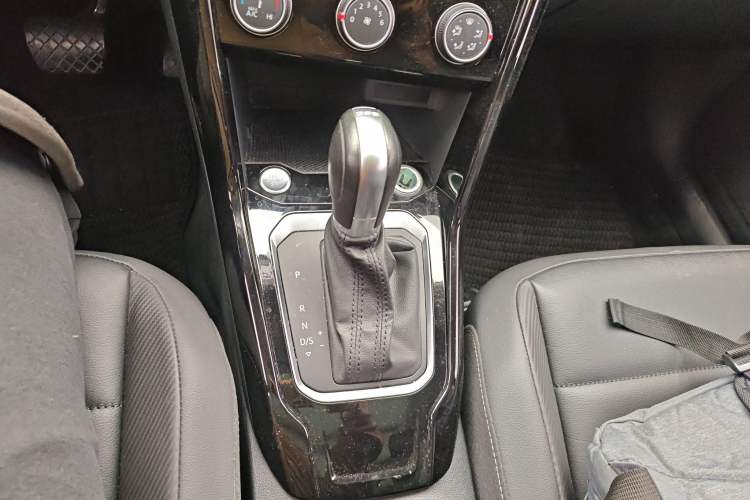 Used Volkswagen T-ROC 2020 280TSI DSG Two-Wheel Drive Comfort Version Gear Lever