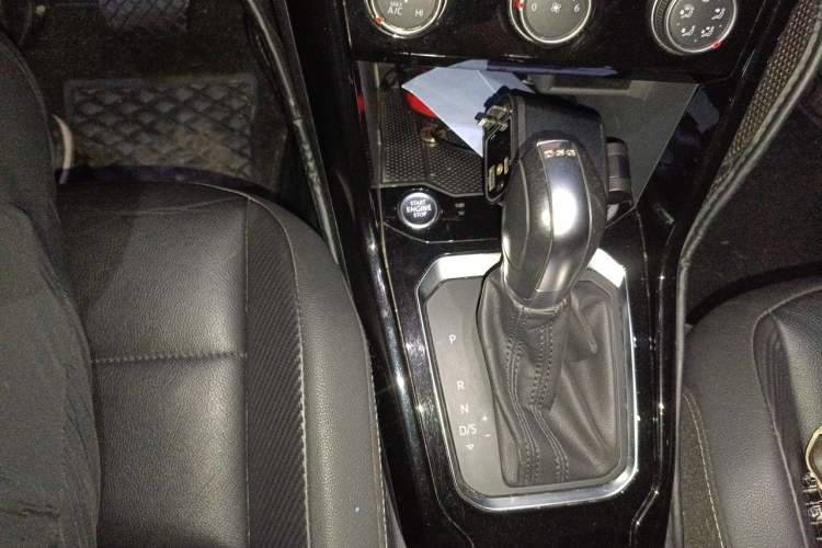 Used Volkswagen T-ROC 2020 280TSI DSG Two-Wheel Drive Comfort Version Gear Lever