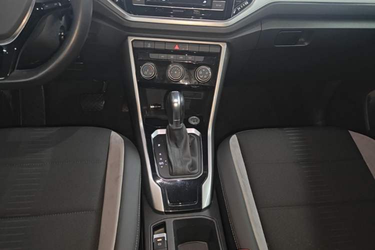 Used Volkswagen T-ROC 2020 230TSI DSG Two-Wheel Drive Advanced Version Gear Lever