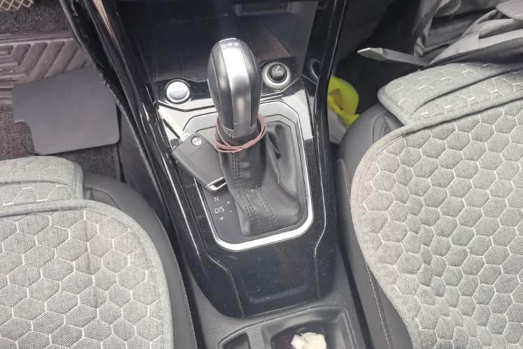 Used Volkswagen T-ROC 2020 280TSI DSG Two-Wheel Drive Comfort Version Gear Lever