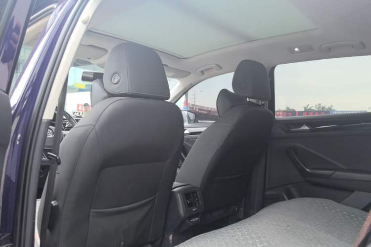 Used Volkswagen T-ROC 2020 280TSI DSG Two-Wheel Drive Comfort Version Headliner