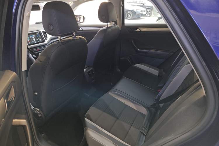 Used Volkswagen T-ROC 2020 230TSI DSG Two-Wheel Drive Advanced Version Interior 1