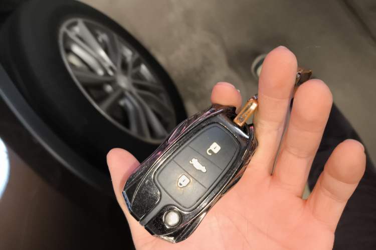 Used Volkswagen T-ROC 2020 280TSI DSG Two-Wheel Drive R-Line Pro Interior 1