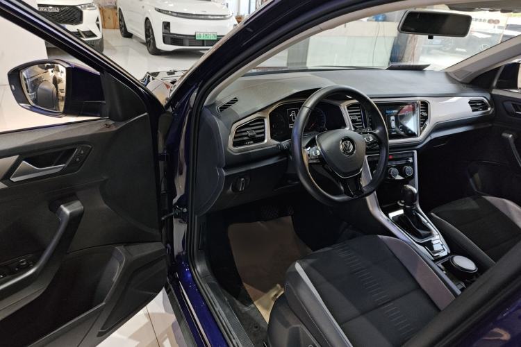 Used Volkswagen T-ROC 2020 230TSI DSG Two-Wheel Drive Advanced Version Interior 2