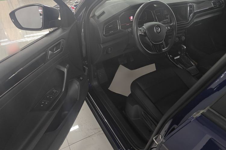 Used Volkswagen T-ROC 2020 280TSI DSG Two-Wheel Drive Comfort Version Interior 2