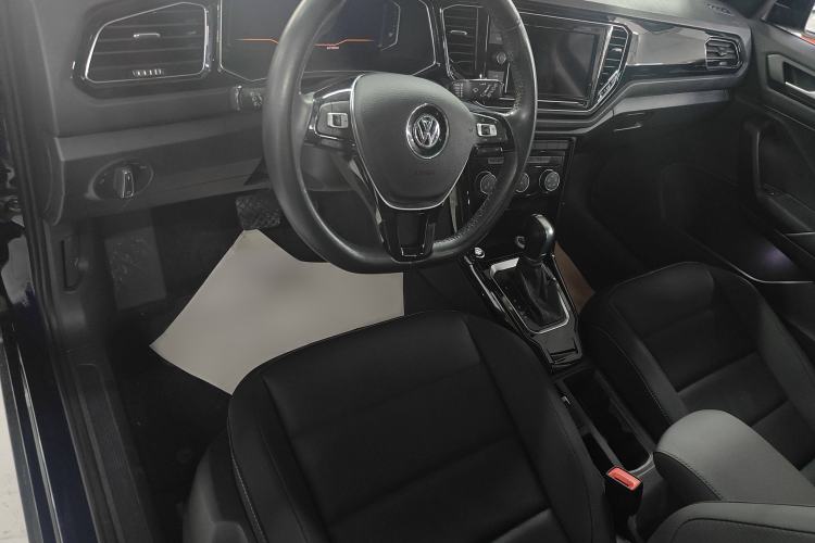 Used Volkswagen T-ROC 2020 280TSI DSG Two-Wheel Drive Comfort Version Interior 3