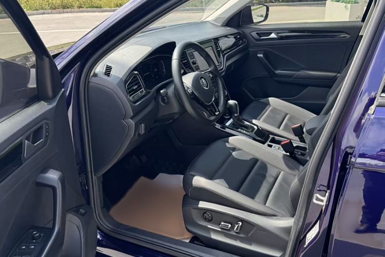 Used Volkswagen T-ROC 2020 280TSI DSG Two-Wheel Drive Comfort Version Interior 4