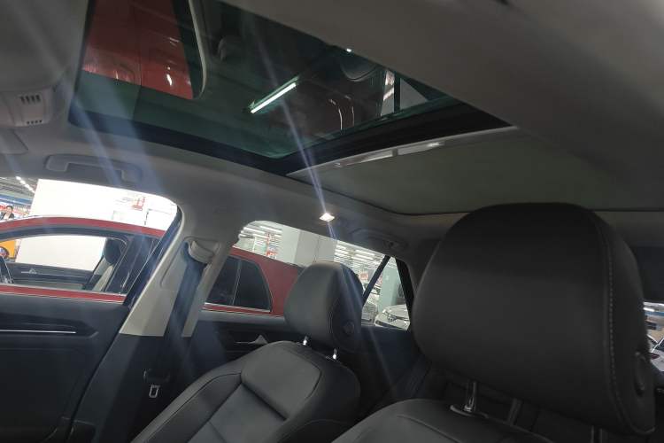 Used Volkswagen T-ROC 2020 280TSI DSG Two-Wheel Drive Comfort Version Interior 4