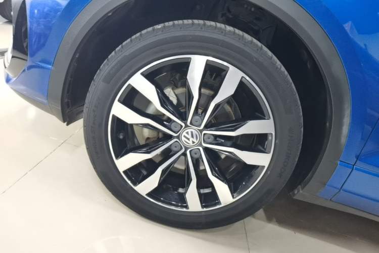 Used Volkswagen T-ROC 2020 280TSI DSG Two-Wheel Drive R-Line Pro Left Front Wheel Hub