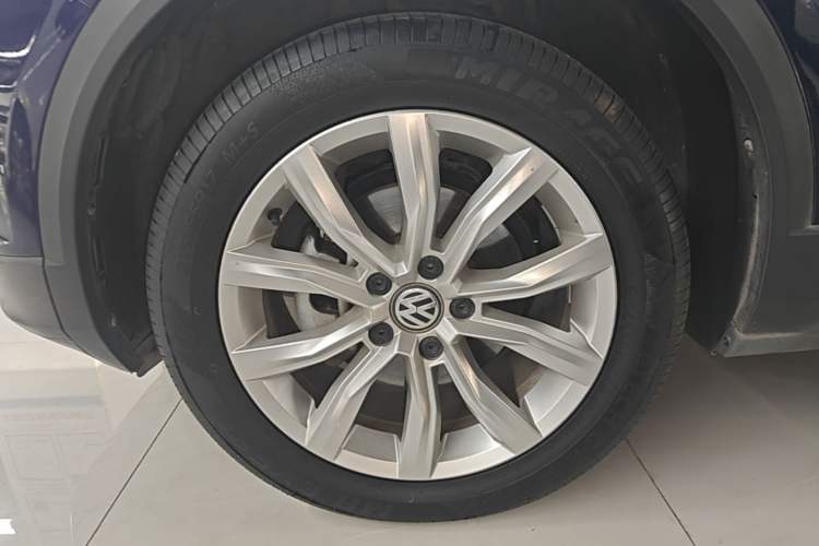 Used Volkswagen T-ROC 2020 230TSI DSG Two-Wheel Drive Advanced Version Left Front Wheel Hub