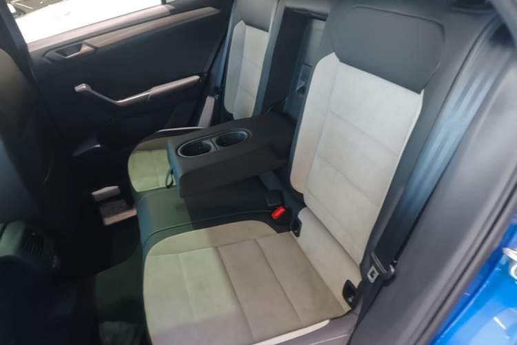 Used Volkswagen T-ROC 2020 280TSI DSG Two-Wheel Drive R-Line Pro Left Rear Seat