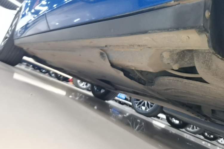 Used Volkswagen T-ROC 2020 280TSI DSG Two-Wheel Drive R-Line Pro Left Side Sill