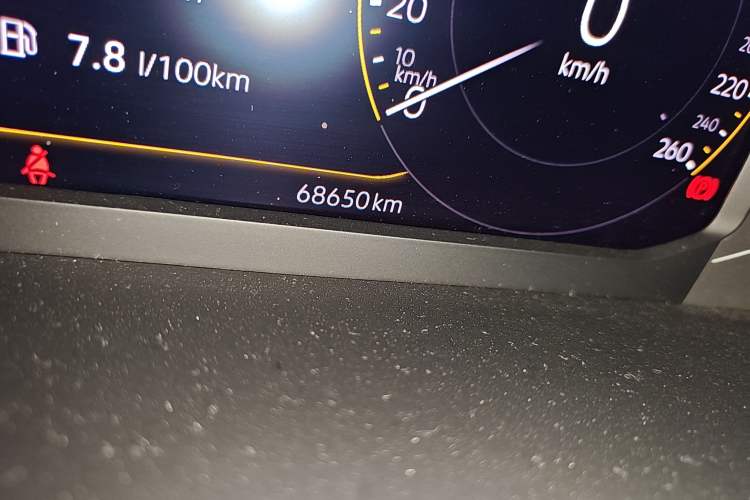 Used Volkswagen T-ROC 2020 280TSI DSG Two-Wheel Drive Comfort Version Odometer Close Up