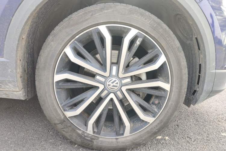 Used Volkswagen T-ROC 2020 280TSI DSG Two-Wheel Drive Comfort Version Right Front Wheel Hub