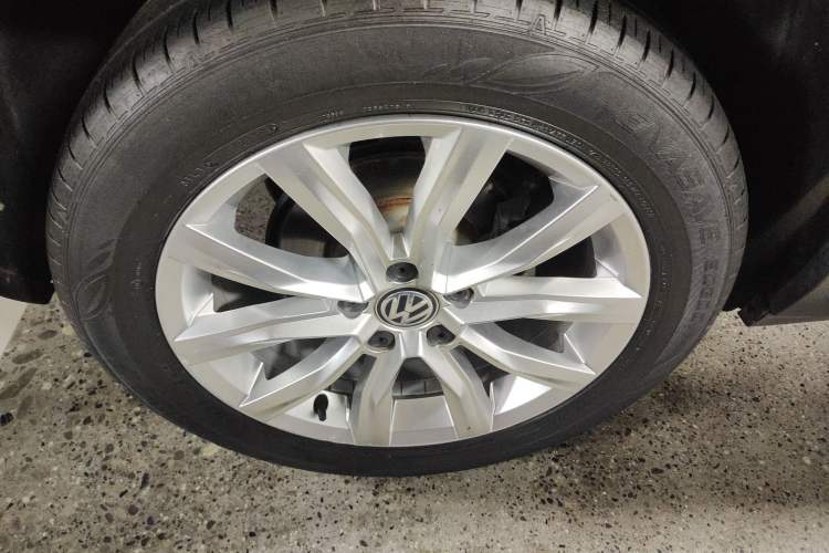 Used Volkswagen T-ROC 2020 230TSI DSG Two-Wheel Drive Advanced Version Right Rear Wheel Hub