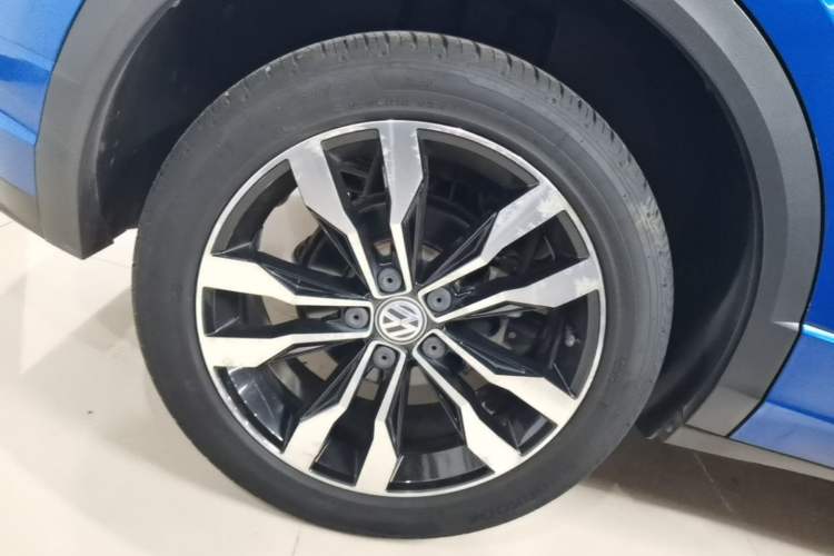 Used Volkswagen T-ROC 2020 280TSI DSG Two-Wheel Drive R-Line Pro Right Rear Wheel Hub