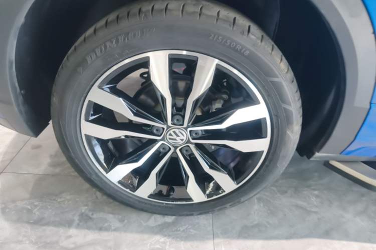 Used Volkswagen T-ROC 2020 280TSI DSG Two-Wheel Drive R-Line Pro Right Rear Wheel Hub