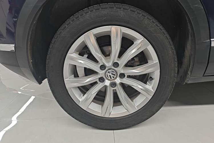 Used Volkswagen T-ROC 2020 230TSI DSG Two-Wheel Drive Advanced Version Right Rear Wheel Hub