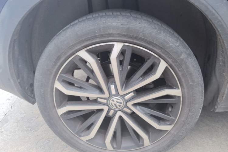 Used Volkswagen T-ROC 2020 280TSI DSG Two-Wheel Drive Comfort Version Right Rear Wheel Hub