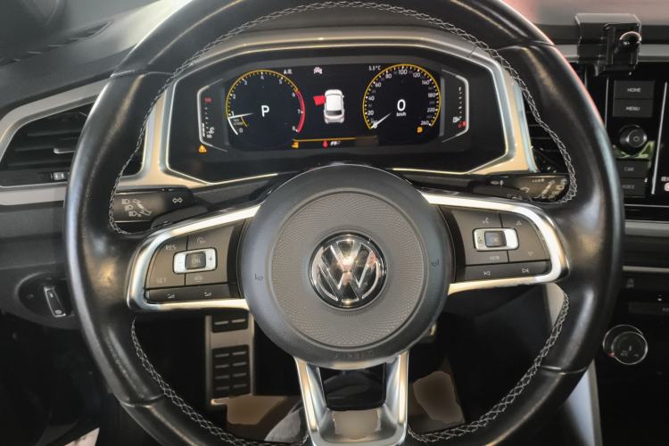 Used Volkswagen T-ROC 2020 280TSI DSG Two-Wheel Drive R-Line Pro Steering Wheel