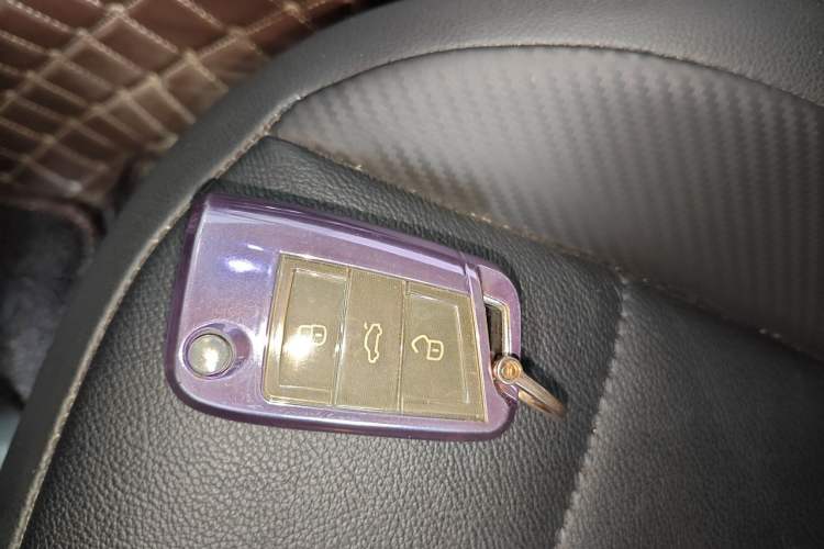 Used Volkswagen T-ROC 2020 280TSI DSG Two-Wheel Drive Comfort Version Vehicle Key