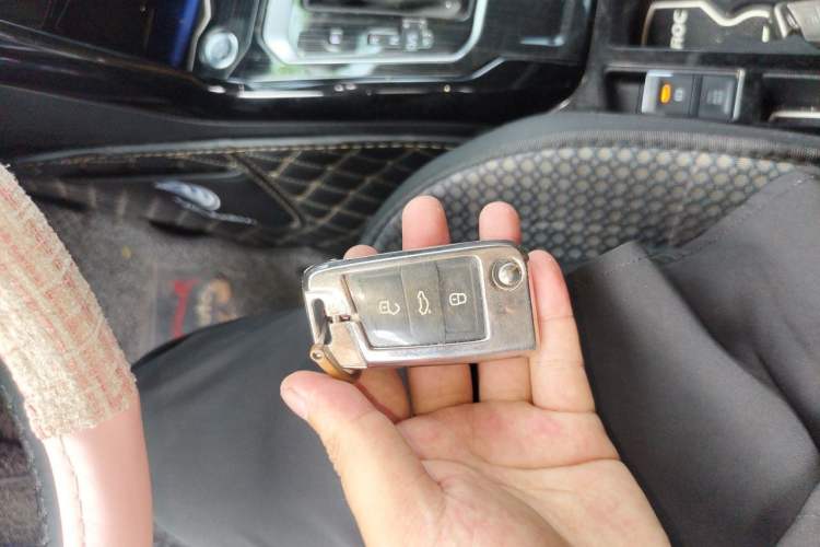Used Volkswagen T-ROC 2020 280TSI DSG Two-Wheel Drive Comfort Version Vehicle Key