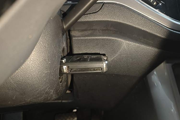 Used Volkswagen T-ROC 2020 230TSI DSG Two-Wheel Drive Advanced Version Vehicle Key