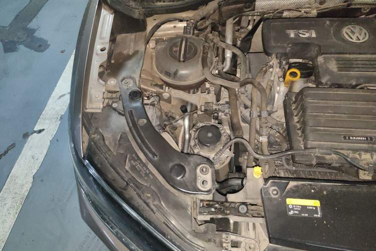 Used Volkswagen T-ROC 2020 280TSI DSG Two-Wheel Drive Comfort Version Engine Bay Right