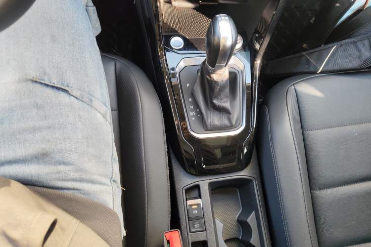 Used Volkswagen T-ROC 2020 280TSI DSG Two-Wheel Drive Comfort Version Gear Lever