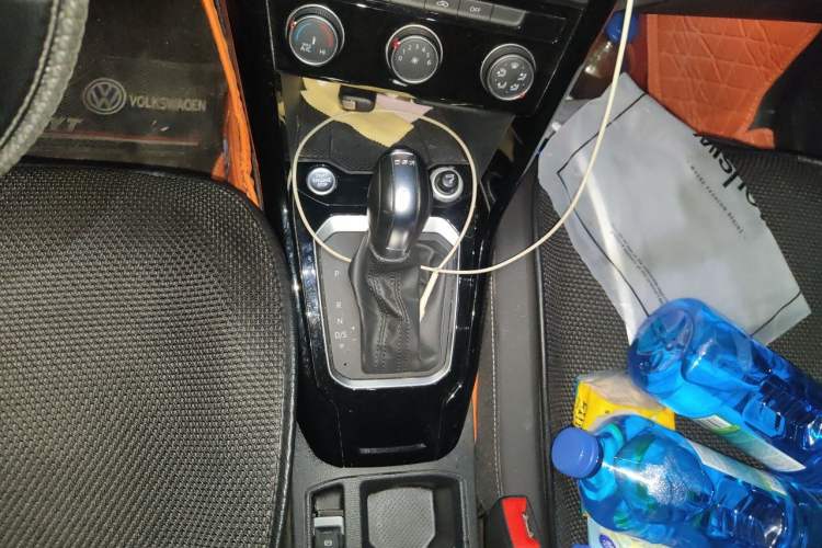Used Volkswagen T-ROC 2020 280TSI DSG Two-Wheel Drive Comfort Version Gear Lever