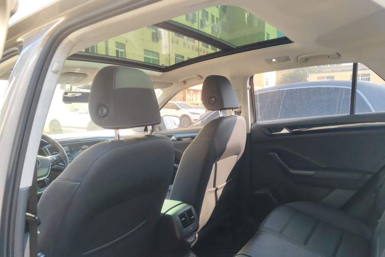 Used Volkswagen T-ROC 2020 280TSI DSG Two-Wheel Drive Comfort Version Headliner