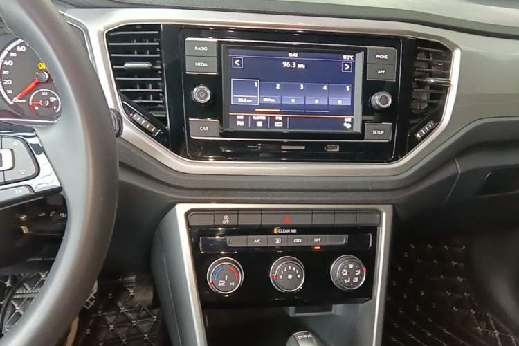 Used Volkswagen T-ROC 2020 230TSI DSG Two-Wheel Drive Advanced Version Audio And AC Panel