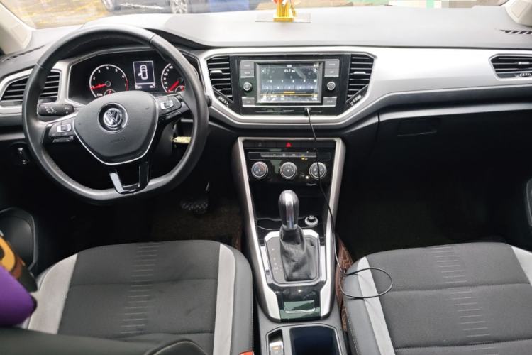 Used Volkswagen T-ROC 2020 230TSI DSG Two-Wheel Drive Advanced Version Center Console