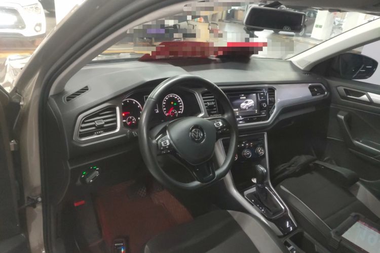 Used Volkswagen T-ROC 2020 230TSI DSG Two-Wheel Drive Advanced Version Center Console