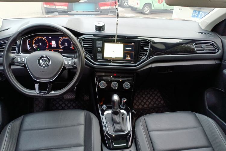 Used Volkswagen T-ROC 2020 280TSI DSG Two-Wheel Drive Comfort Version Center Console